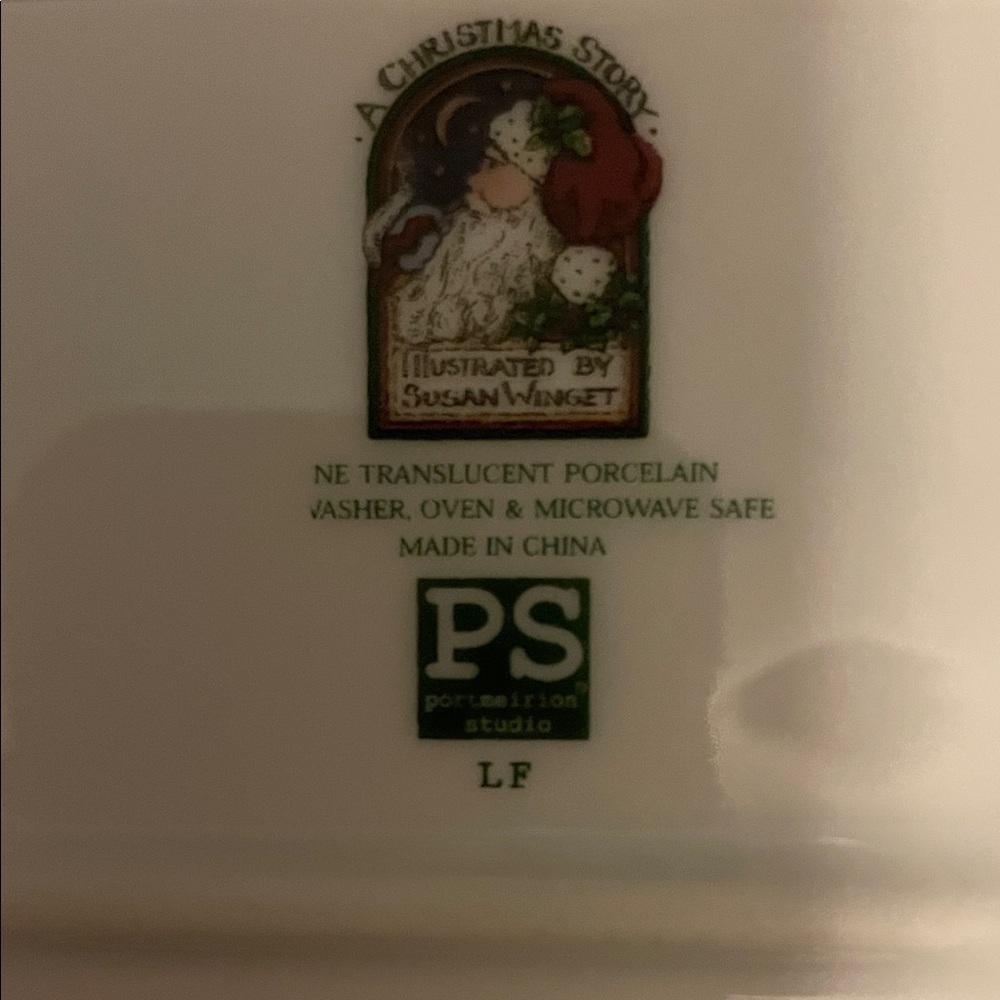 Festive Santa and Reindeer Oval Plate - Picture 3 of 3